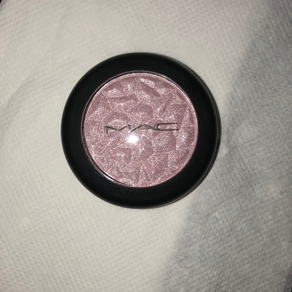 MAC Feminine Wiles Foiled Eyeshadow